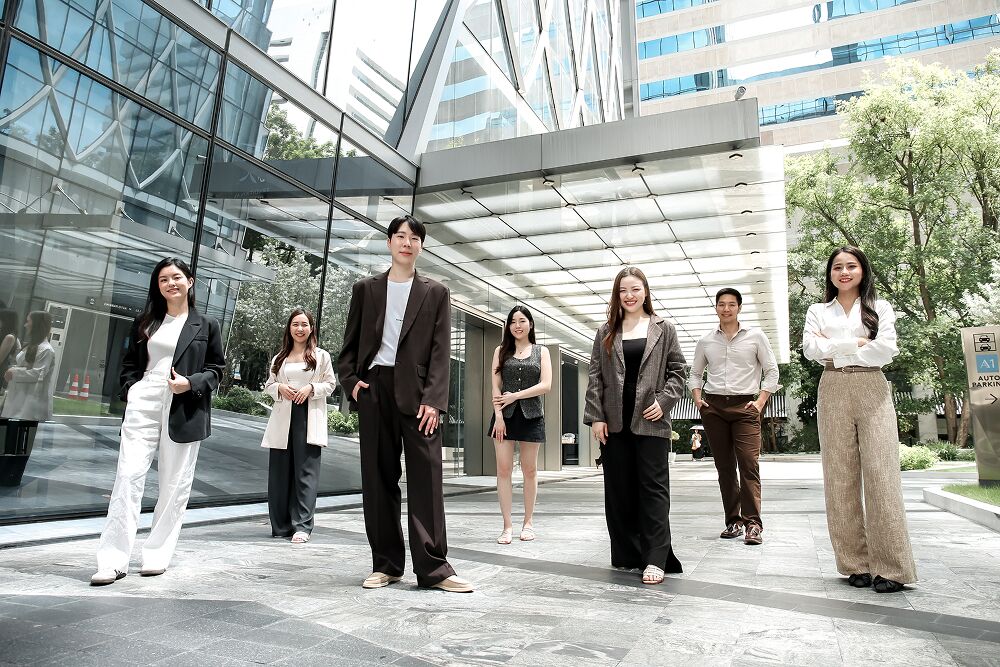 Primal staff during the working day